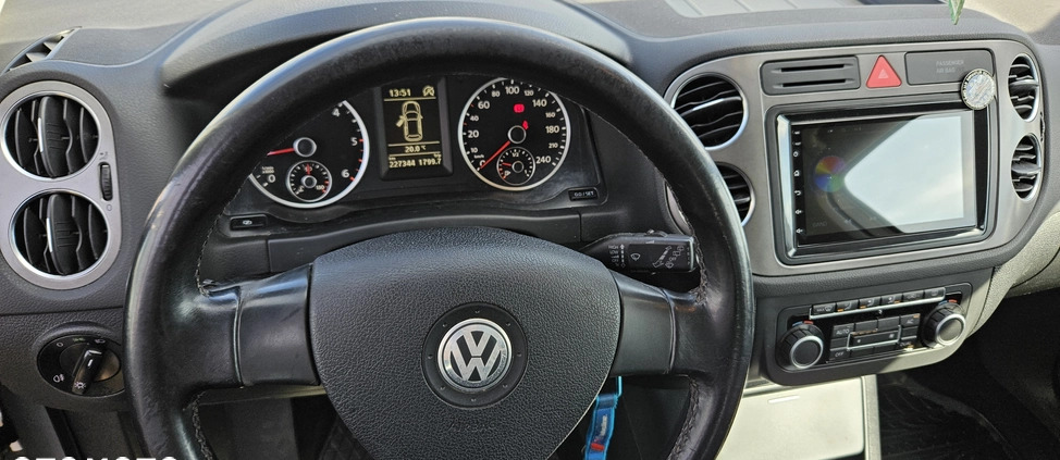 Volkswagen Tiguan cena 33500 przebieg: 240000, rok produkcji 2010 z Nidzica małe 79